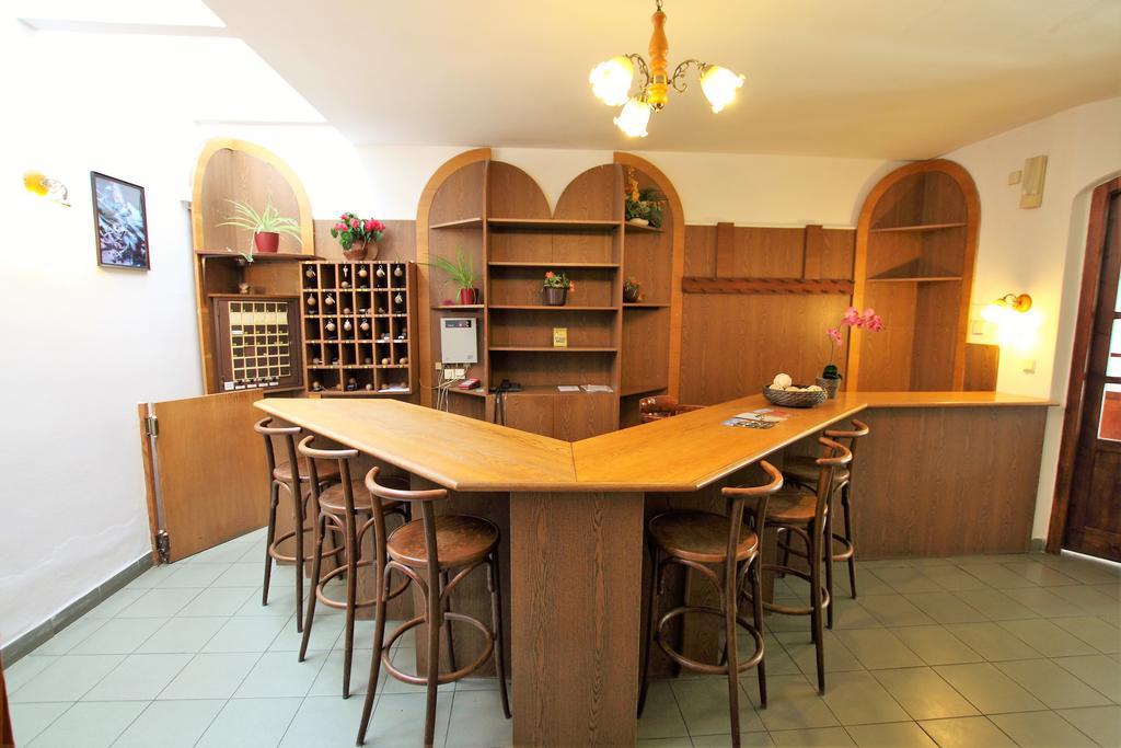 Club Hotel 3*